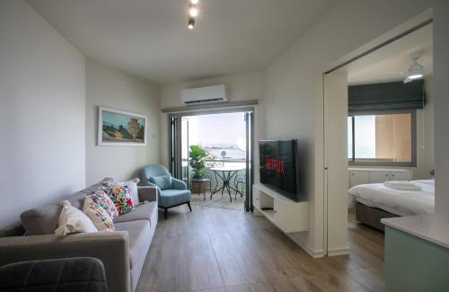 Skala Apartment | Palmove Luxurious Beachfront Apt