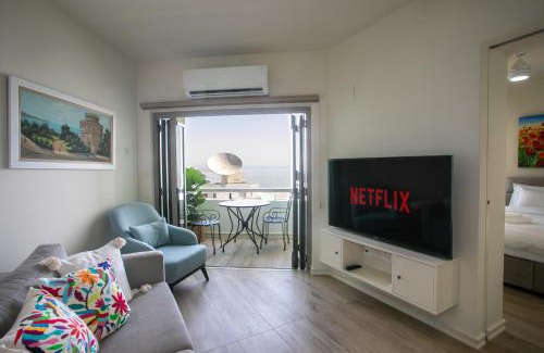 Skala Apartment | Palmove Luxurious Beachfront Apt