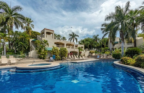 Wailea Hotel | Palms at Wailea One Bedrooms by Coldwell Banker Island Vacations