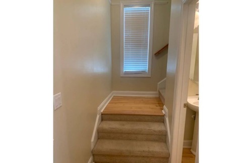 Lincolnville House | Palms Away Sleeps 10 Elevator All 3 Floors