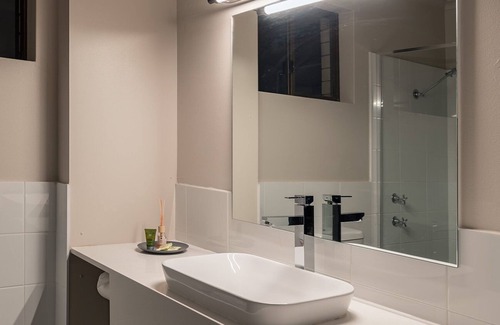 Greenacre Hotel | Palms Hotel Motel Chullora