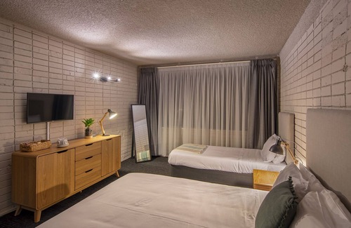 Greenacre Hotel | Palms Hotel Motel Chullora