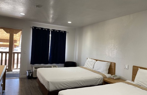 Palmdale Hotel | Palms Inn & Suites