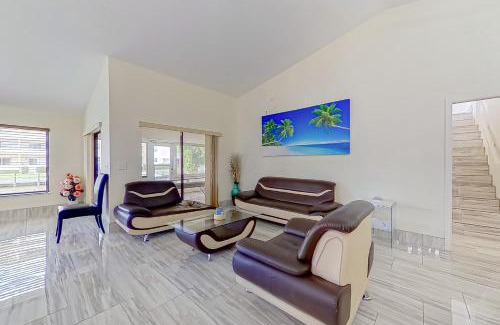 Caloosahatchee House | Palms on the Canal