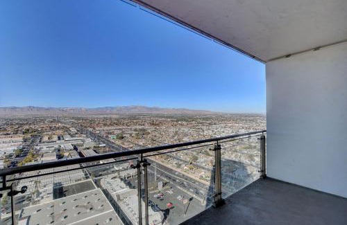 Las Vegas Apartment | Palms Place 51st floor with Strip views and Balcony
