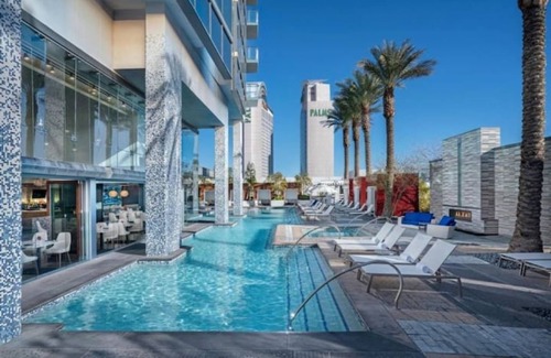Las Vegas Apartment | Palms Place - Vegas Strip Views!