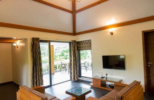 Paud Resort | Palmwoods Retreat