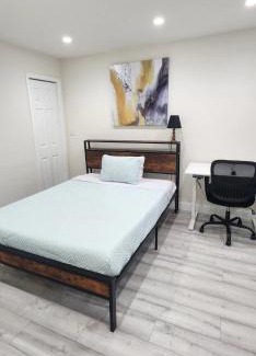 Palo Alto House | Palo Alto Master with private bathroom ,queen bed near Stanford
