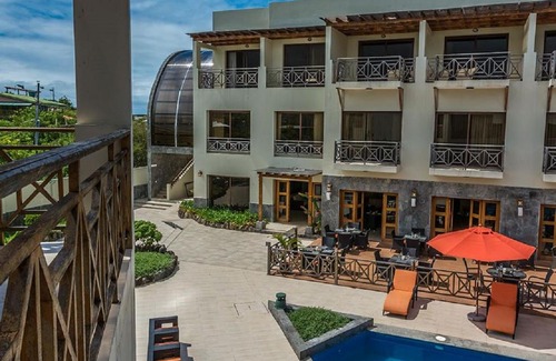Bahia de la Academia Hotel | Palo Santo Galápagos Hotel
