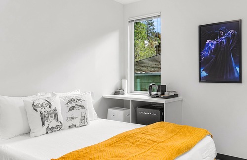 North Queen Anne House | Palpatine Sith Lord Suite