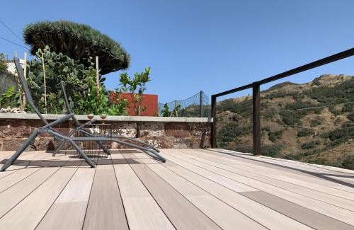 Santa Cruz de Tenerife Apartment | Pambnb - Nature Retreat with Mountain Views & Fiber