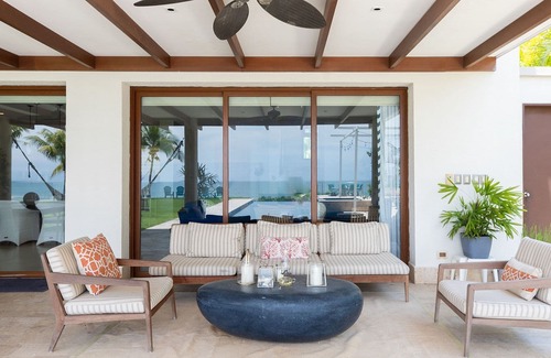 El Palmar Villa | Pan032 - Luxury waterfront villa with pool in Panama