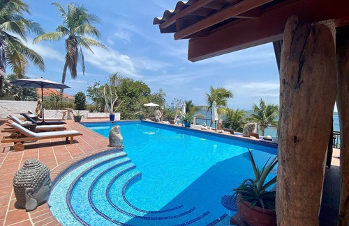 Contadora Island Villa | Pan039 - Beachfront villa with pool on Contadora Island
