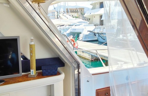 Castellammare Vucciria Boat Rental | Panaby - House Boat PalermoHouseboat Palermo