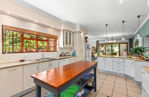 Kleinmond House | Panaderos - Five Bedroom House, Sleeps 10