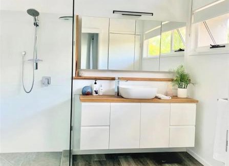 Casuarina House | Pandanus Pocket 3BR Beachside Condo by uHoliday