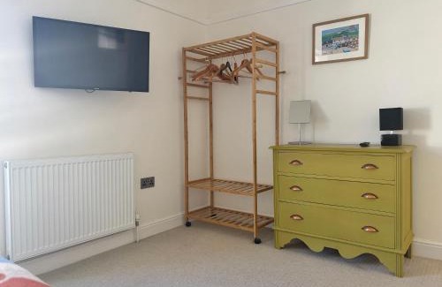 Newlyn House | Pandora a Lovely Seaside Cottage in Newlyn sleeps 4