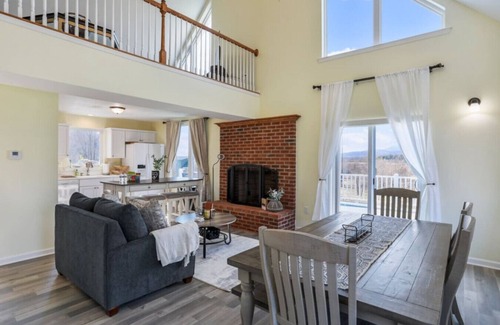 Sperryville House | Pano Views! Old Hollow Estate Horse Farm