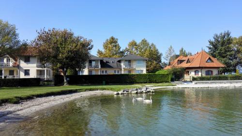 Balatonboglar Apartment | Panoráma Villa