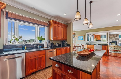 Stowe Hollow House | Panorama: 5 br, fireplaces, game room, huge deck with mountain views!
