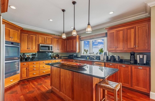 Stowe Hollow House | Panorama: 5 br, fireplaces, game room, huge deck with mountain views!