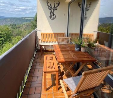 Patersberg Apartment | Panorama-Apartment mit Rhein-, Loreley- und Burgenblick direkt am Rheinsteig