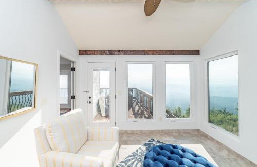 Sevierville House | Panorama by AvantStay Unparalleled Views Deck w HotTub Game Room Pool Table