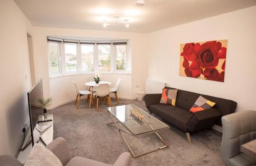 Kidlington Apartment | Panorama House, Modern 3-Bedroom Apartment 3, Oxford