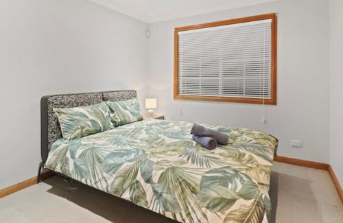 Charmhaven House | Panorama Shores