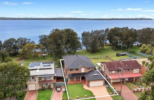 Charmhaven House | Panorama Shores