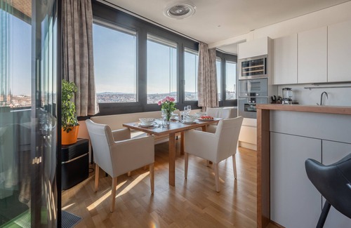 Altlerchenfeld Apartment | Panoramasuite mit Fernblick Über Wien
