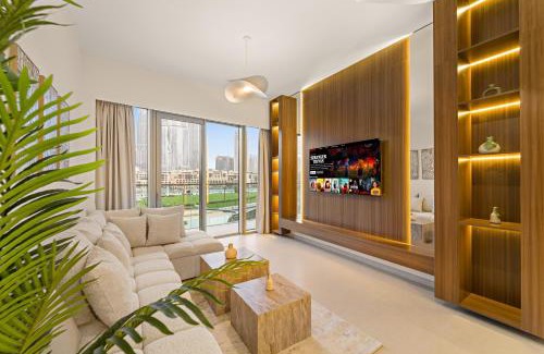 Jumeira 1 Apartment | Panoramic 2BR with Pool & Burj View Next to Mall