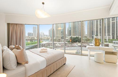 Jumeira 1 Apartment | Panoramic 2BR with Pool & Burj View Next to Mall