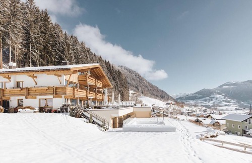 Sankt Veit im Pongau Apartment | Panoramic double room with west-facing balcony - Empl, country and apartment house