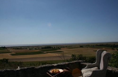 Saint-Romain-sur-Gironde House | Panoramic view of the Gironde estuary
