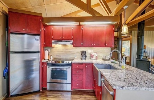 Unaka Cottage | Panoramic Mountain and Lake View