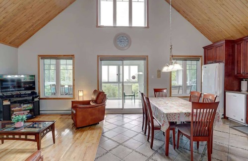 Potton House | Panoramic mountain view - L'Horizon doré - 12 acre