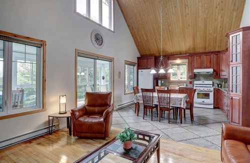 Potton House | Panoramic mountain view - L'Horizon doré - 12 acre