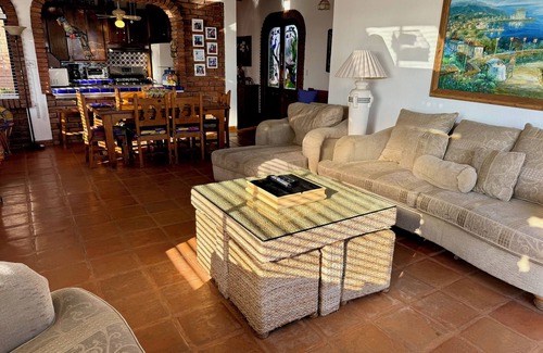 Las Gaviotas House | Panoramic Ocean View & Steps to Private Surf Beach. Las Gaviotas 4 BR 3 BA House