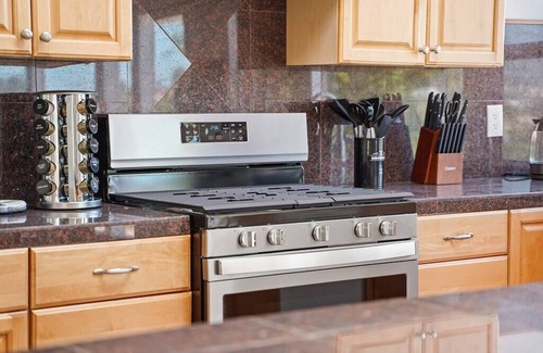 Hidden Valley Villa | PANORAMIC Ocean View 5BR Villa, Pool, Firepit, Gym