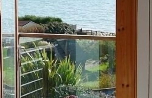 Hill Head Cottage | panoramic sea views, beach side, Coastguard Cottage, Hampshire