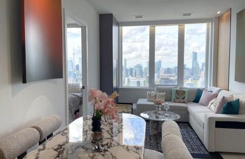 Downtown Toronto Apartment | Panoramic Skyline 2bedrooms Penthouse Suites CN Tower Toronto INFIVILLA