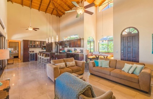 Chontales House | Panoramic Sunsets and Cano Island Views