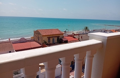 El Grau de Moncofa Apartment | Panoramic views from its terrace. Ideal to disconnect with your partner or family