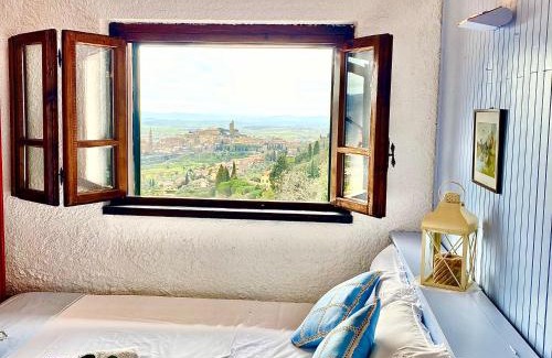 Castiglion Fiorentino Villa | Panoramic View Village of Villa Luigina Cortona