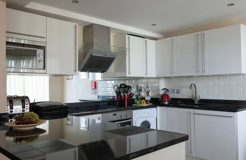 Portland Cottage | PANORAMIC VIEW, family friendly, with pool in Castletown, Portland
