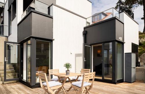 Bergenhus Apartment | Panoramic view with private terrace