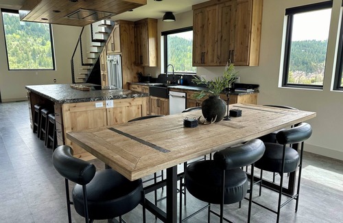 Irwin House | Panoramic Views at Palisades Creek! NEW BUILD 4 Bed 3 Bath Sleeps 8!