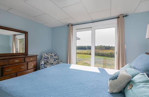 Pond Cove House | Panoramic Views, Chef's Kitchen & Less than 2 Miles to Higgins Beach