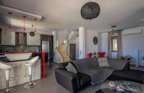 Geropotamos Villa | Panoramic Views, heated pool & barbecue!